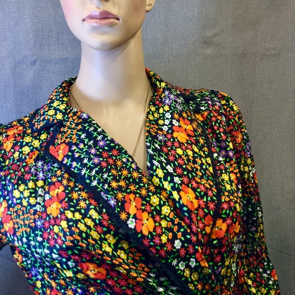 Vintage floral Dolce and Gabbana tie shirt - Picture 3 of 4